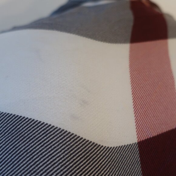 Womens Burberry Black Red White 100% Silk Check Print Design Rectangle Scarf - Picture 10 of 12